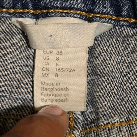 "H&M" Denim jeans skirt with handmade crochet decoration. Size 8 - Picture 11 of 16